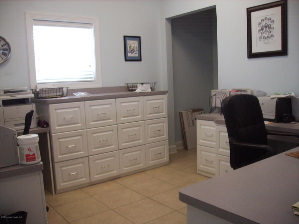 1661 N Keyser Ave, Scranton, PA 18508